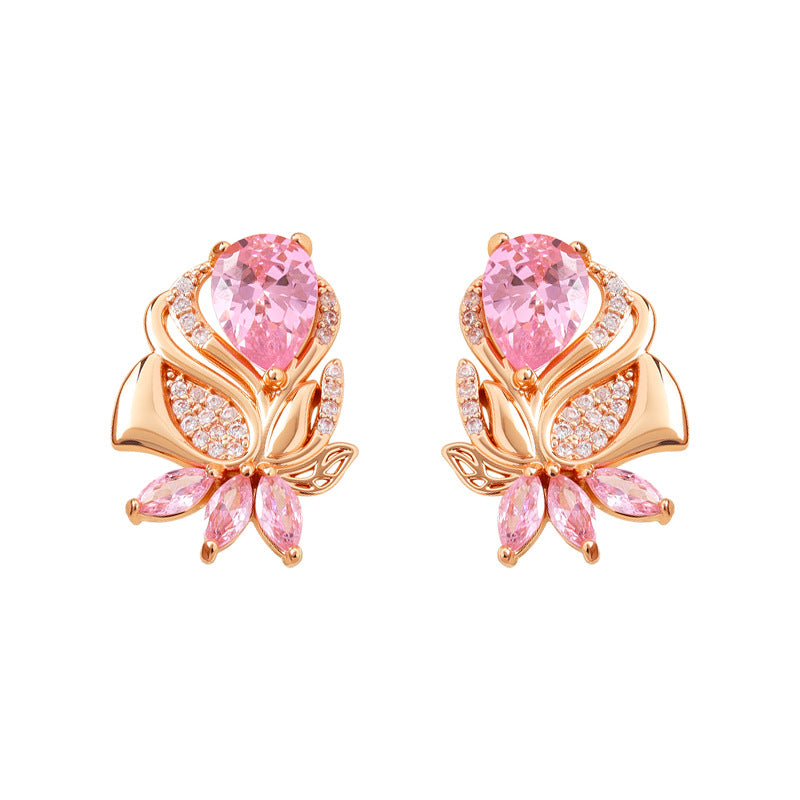 New drop-shaped earrings with a leaf design