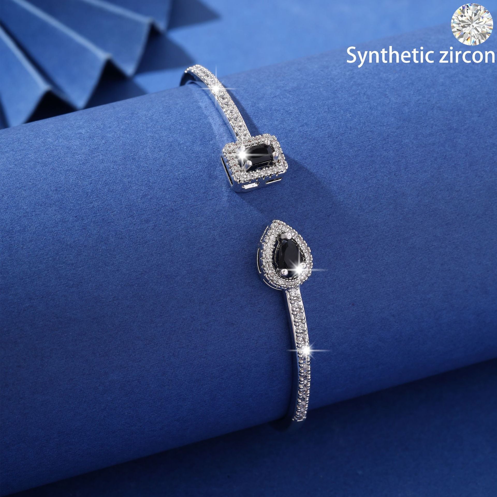 Light luxury and high-end adjustable bracelet with an opening