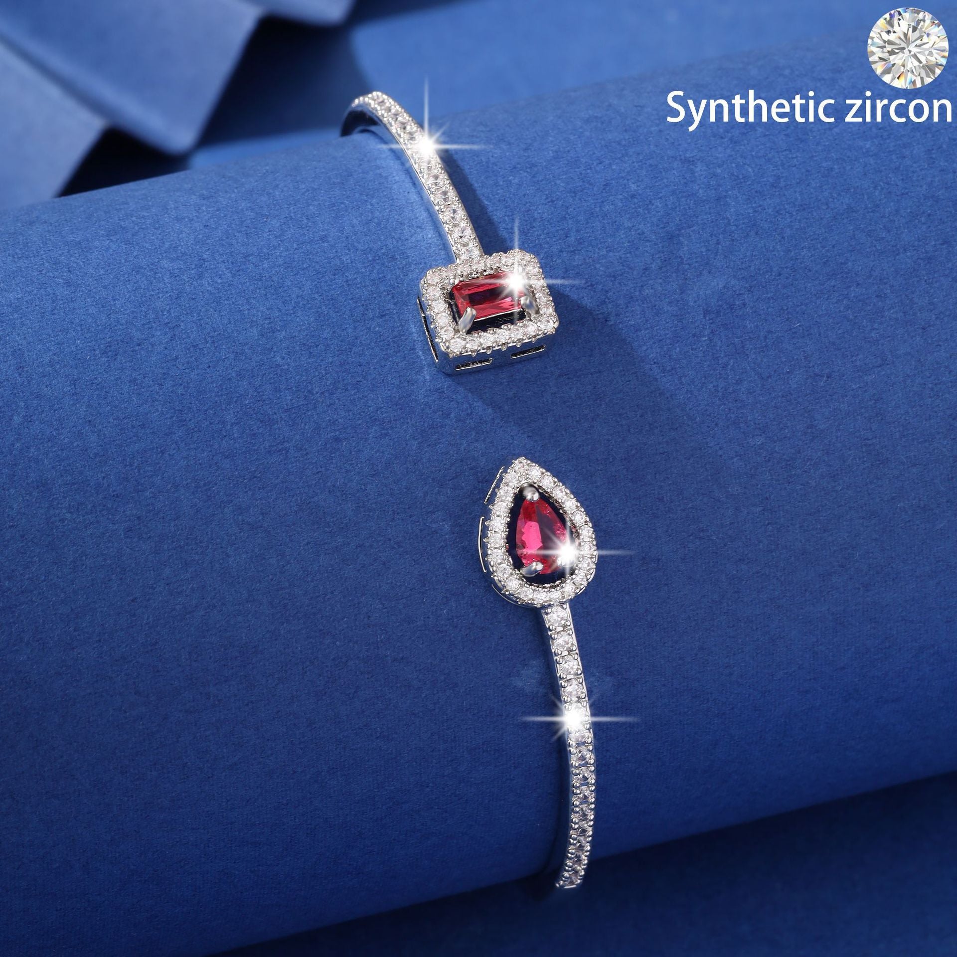 Light luxury and high-end adjustable bracelet with an opening