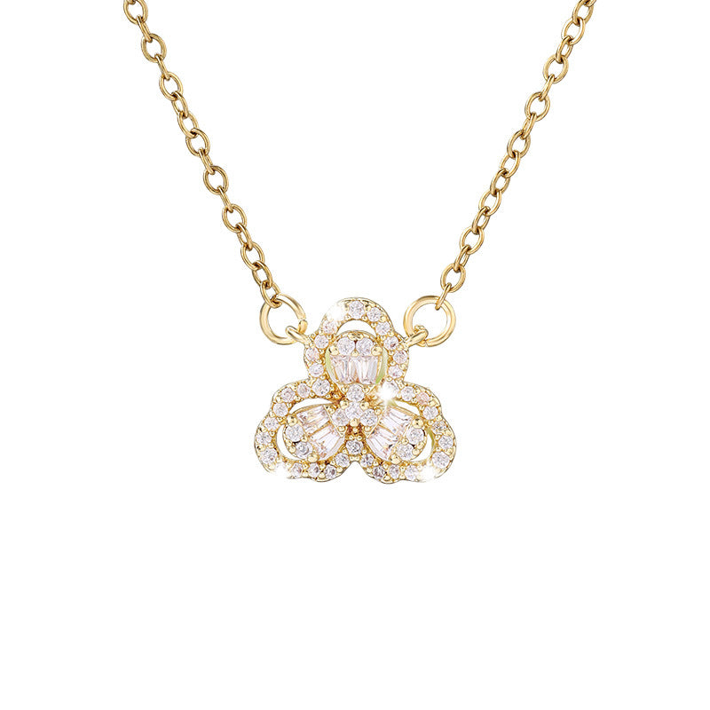 Lucky pendant zircon necklace