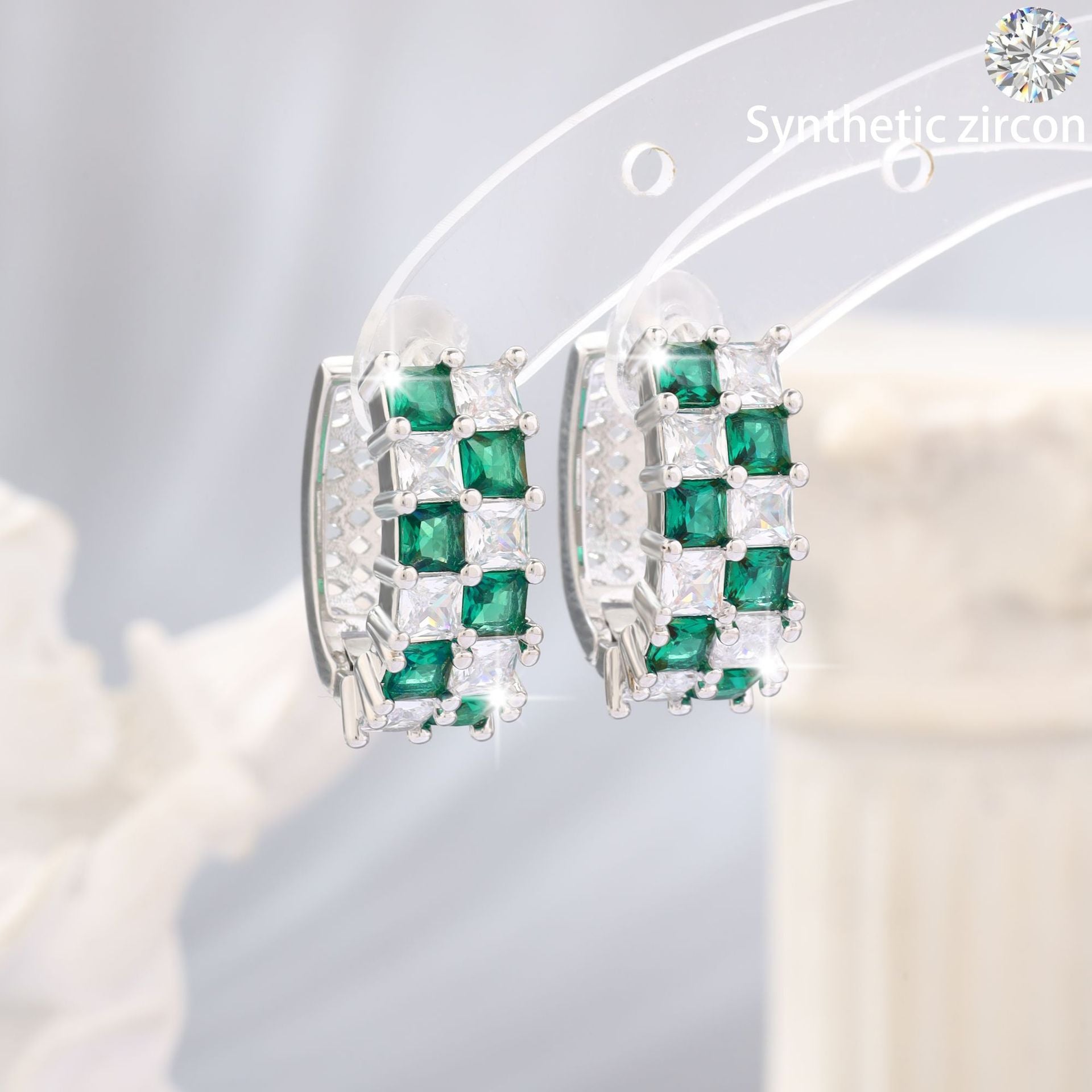 Copper-set zircon fashion ear buckle