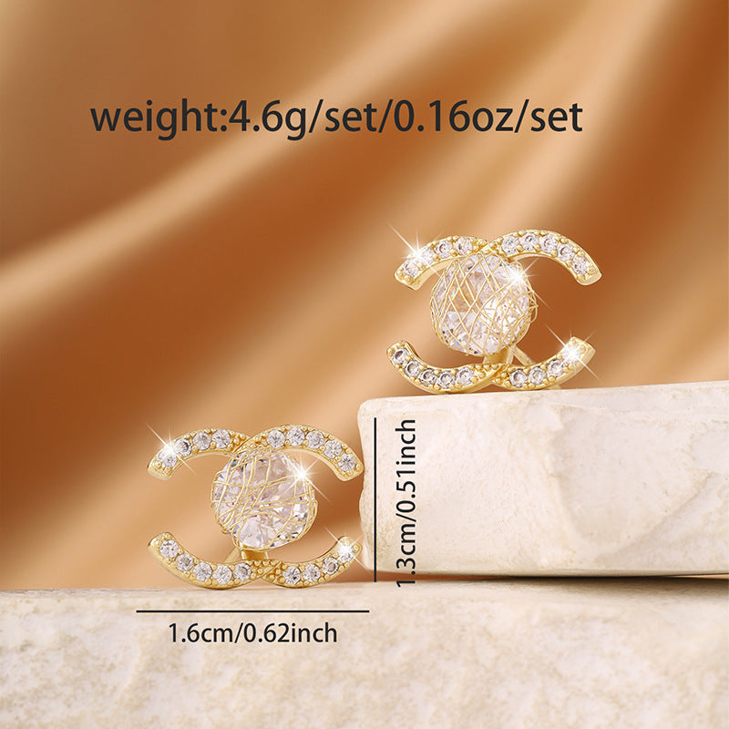 Fashionable, high-end, compact, and scented zircon earrings