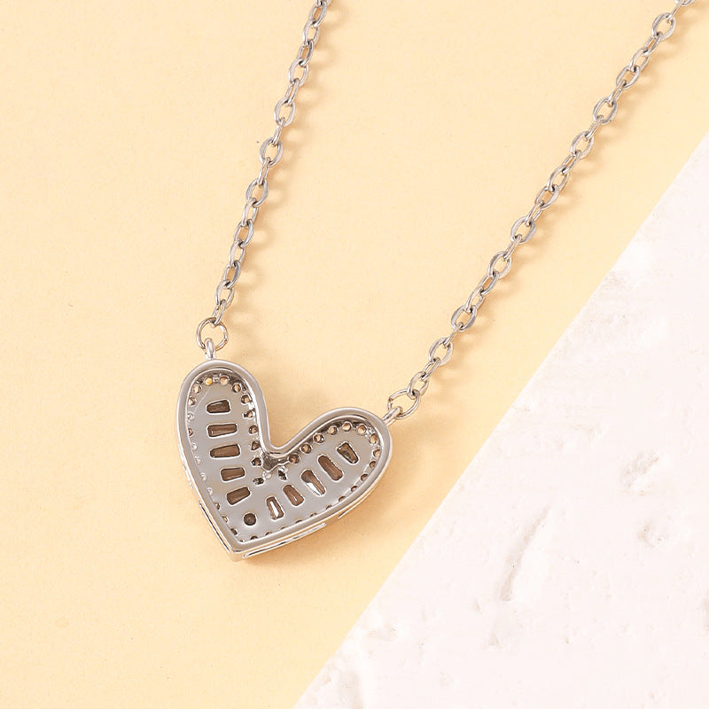 Silver double-layered trapezoidal diamond heart necklace for women, pavé-set synthetic zircon heart-shaped light luxury clavicle chain, Valentine's Day gift.