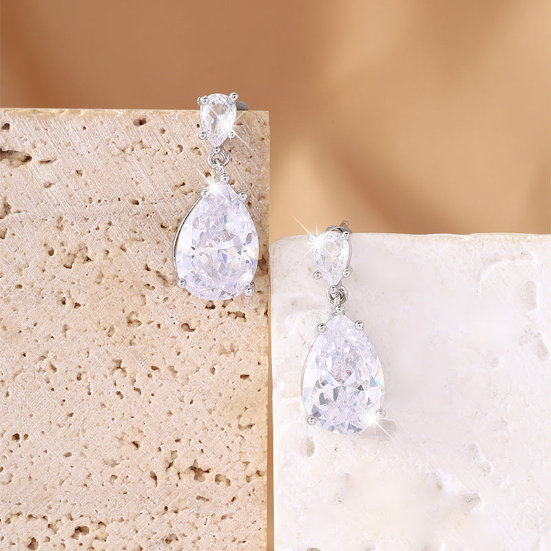 Super sparkling zircon drop earrings, exuding a high-end feel