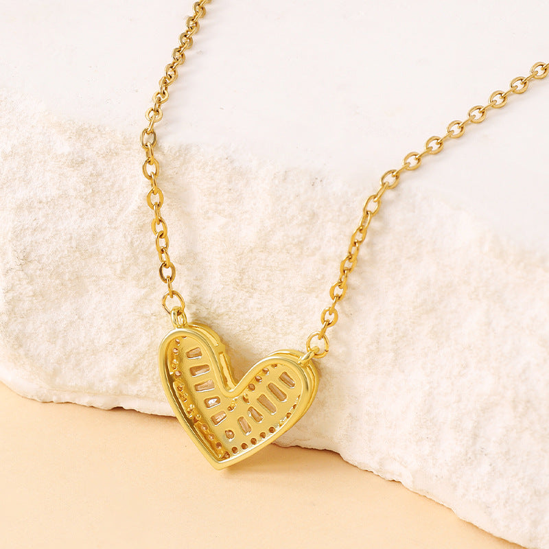 The love necklace, delicately set with zircon, exudes a high-end, light luxury charm