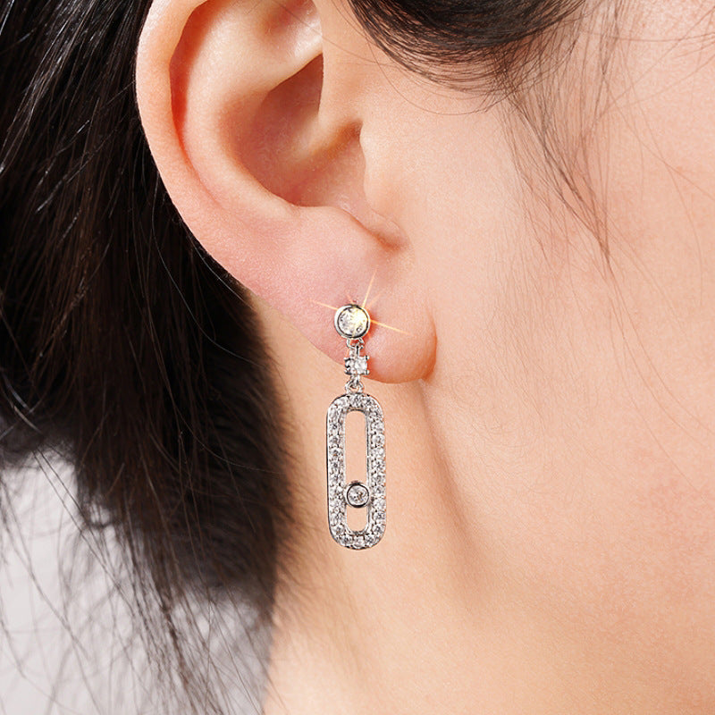 Elegant, exquisite, and fashionable geometric earrings