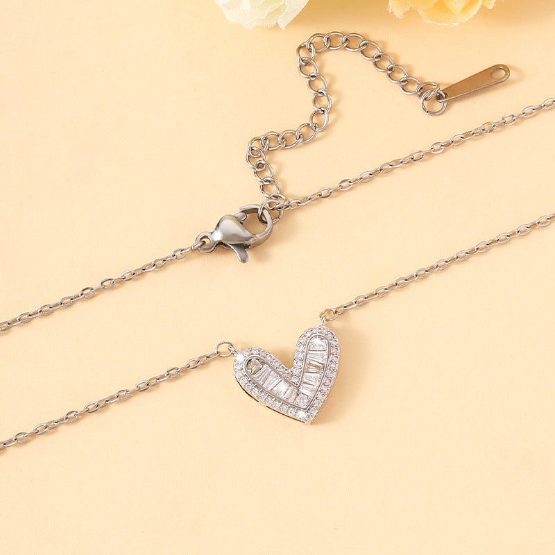 Silver double-layered trapezoidal diamond heart necklace for women, pavé-set synthetic zircon heart-shaped light luxury clavicle chain, Valentine's Day gift.