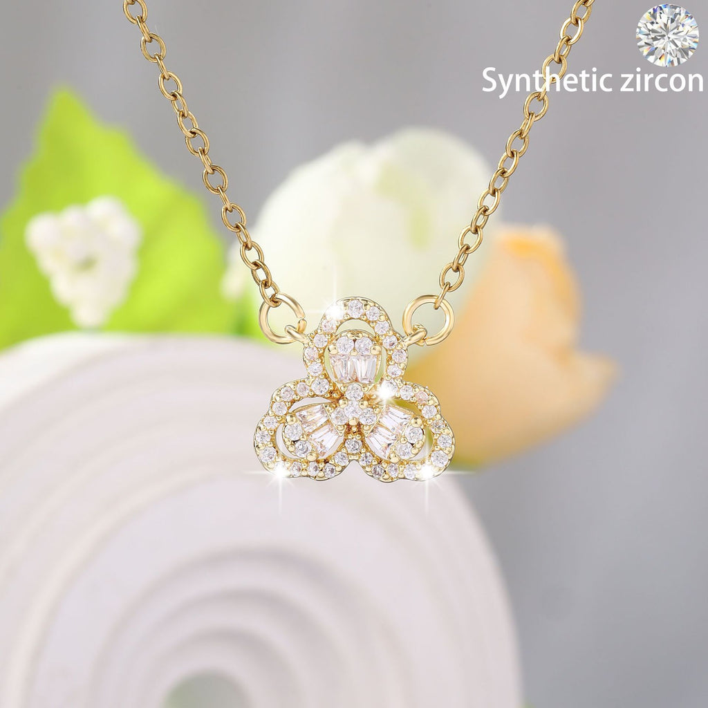 Lucky pendant zircon necklace