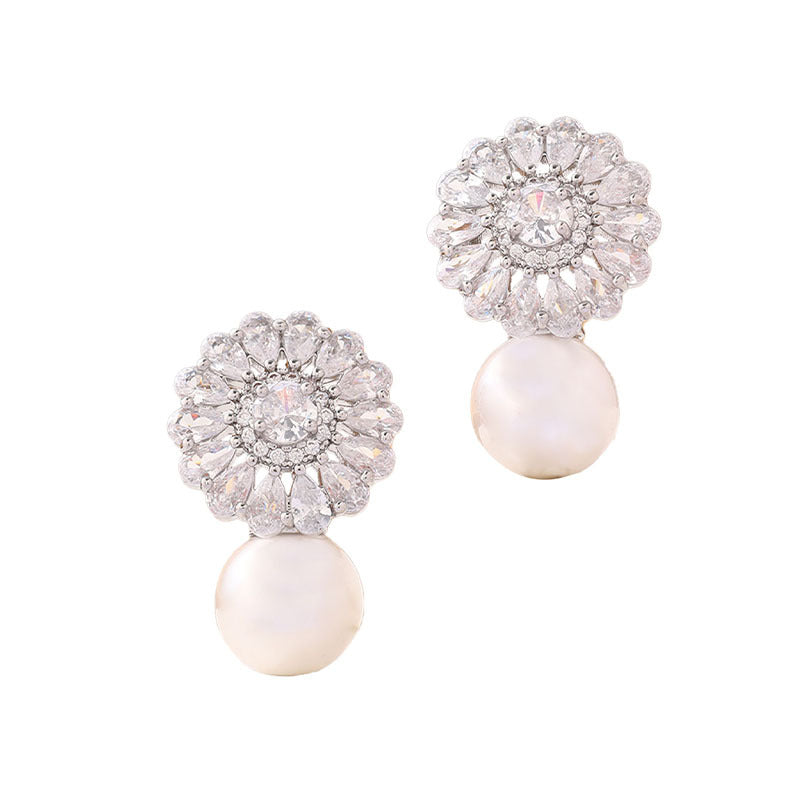 Fashionable pearl and zircon snowflake women's earrings