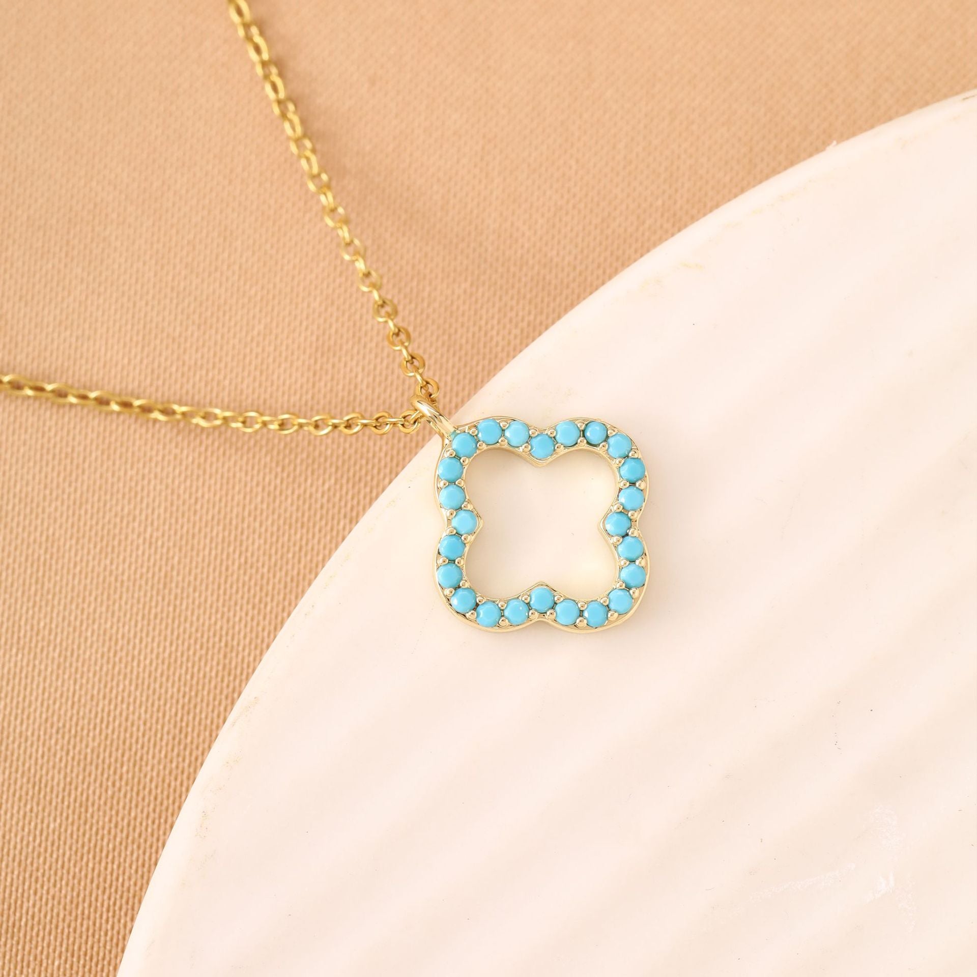 New style elegant hollow-out necklace for women, high-end pendant