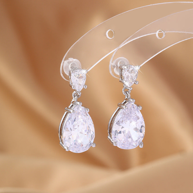 Super sparkling zircon drop earrings, exuding a high-end feel